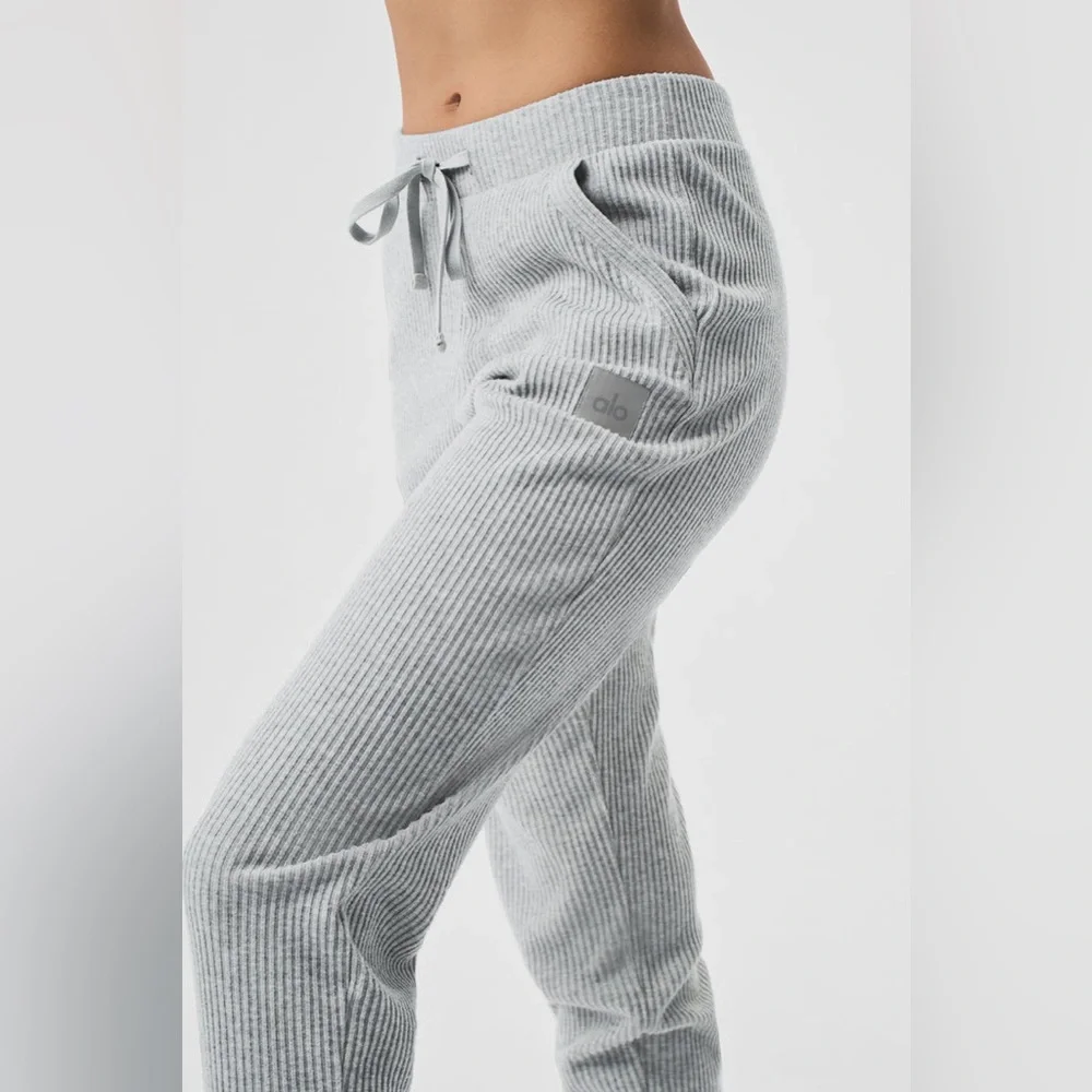 Alo Yoga Muse Sweatpant‎ Athletic Heather Grey Retail $108 Size Small